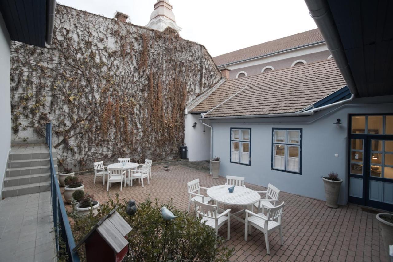 Ister Guesthouse Esztergom Exteriör bild