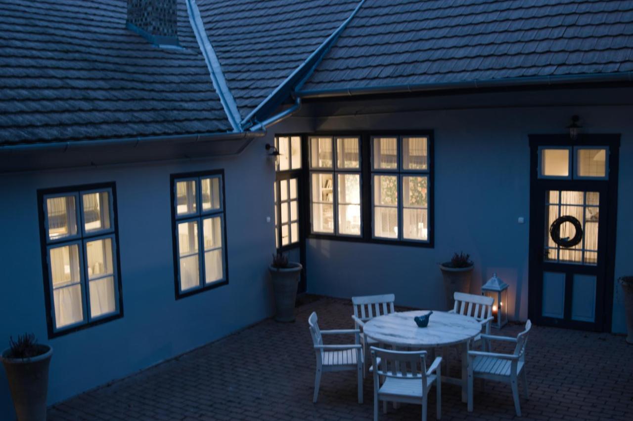 Ister Guesthouse Esztergom Exteriör bild